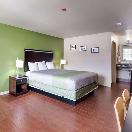 Motel 6 Floresville Bagian luar foto