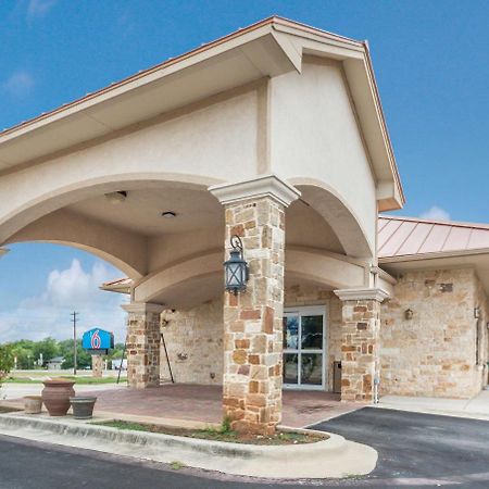 Motel 6 Floresville Bagian luar foto