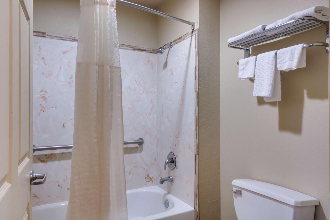 Motel 6 Floresville Bagian luar foto
