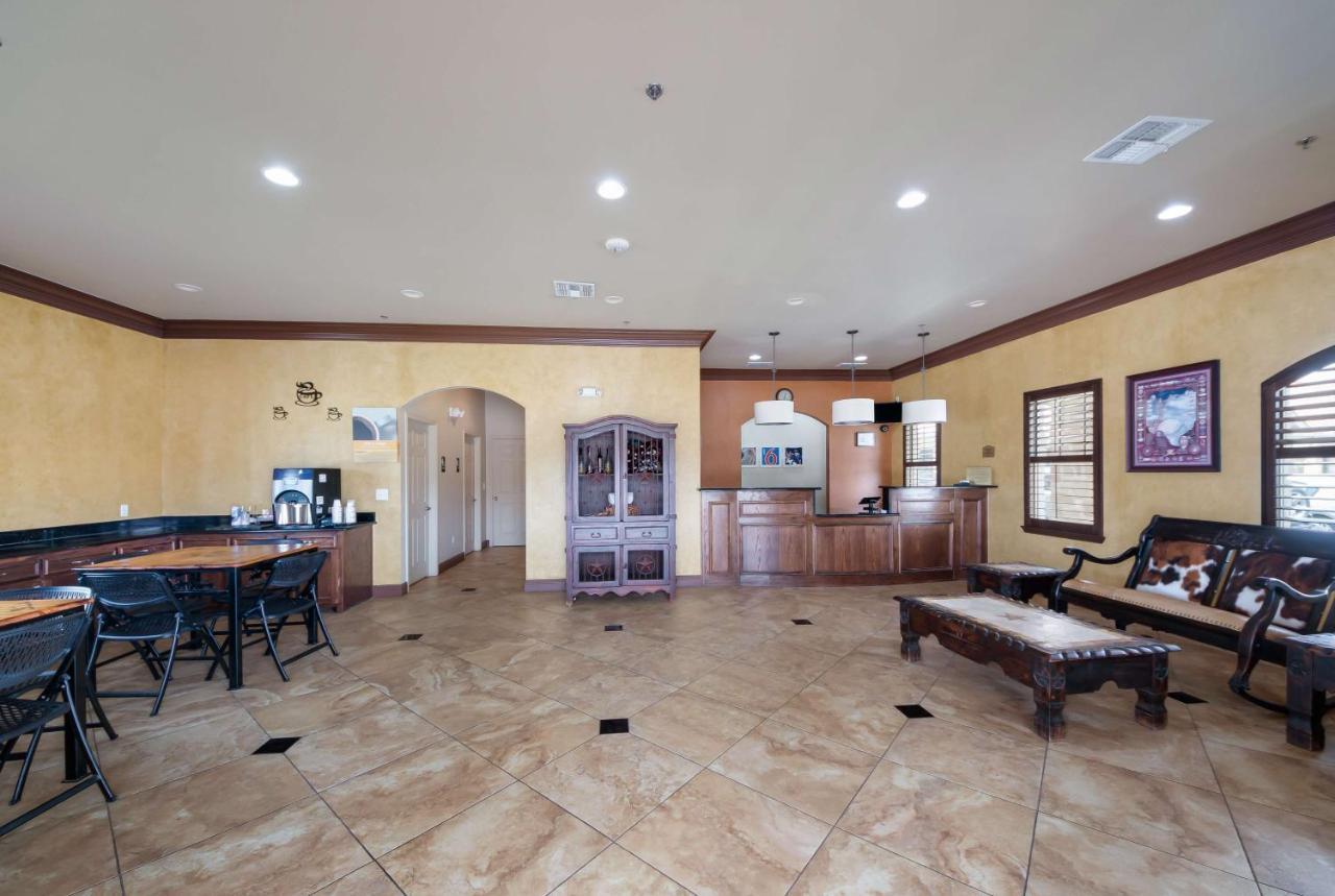 Motel 6 Floresville Bagian luar foto